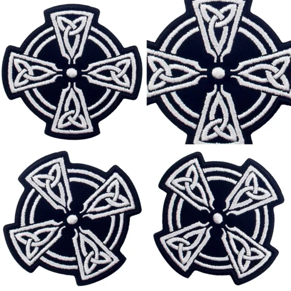 Parche Cruz Celta Negra/Blanca: ¡Dale Estilo a Tu Ropa!